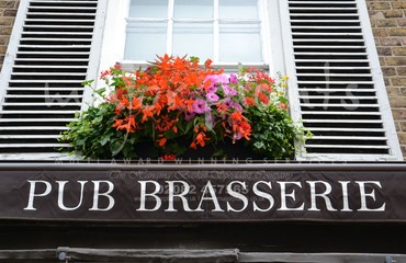 Hanging Basket Services for Pubs_image_091